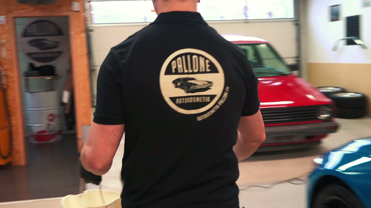 Filmstill aus der Star-Promotion-Produktion für Autokosmetik Pallone